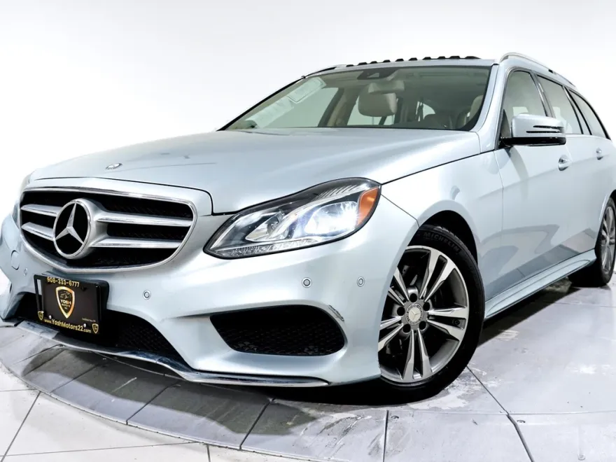 2016 Mercedes Benz E 350 4MATIC Wagon photo 1