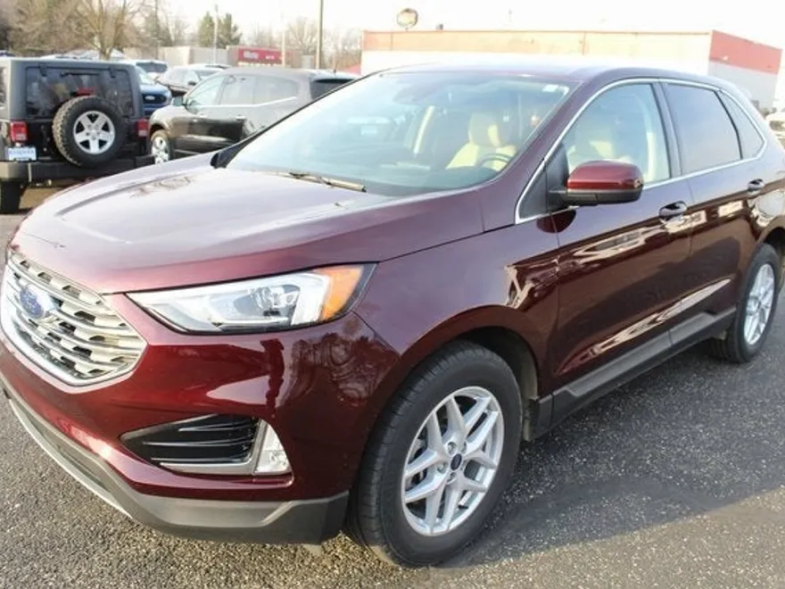 2022 Ford Edge SEL photo 1