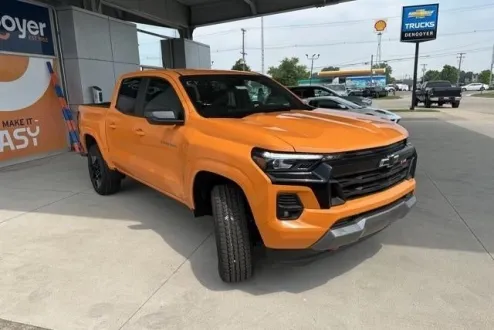 2025 Chevrolet Colorado Z71 photo 3