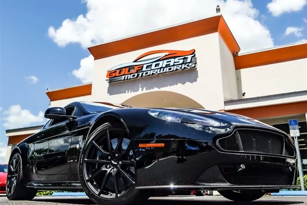 2015 Aston Martin Vantage S photo 1