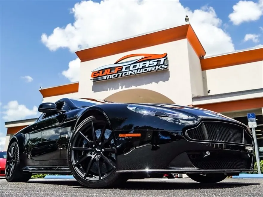 2015 Aston Martin Vantage S photo 1