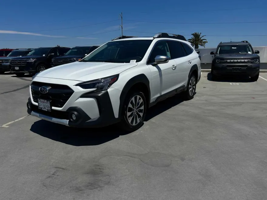 2024 Subaru Outback Touring photo 1