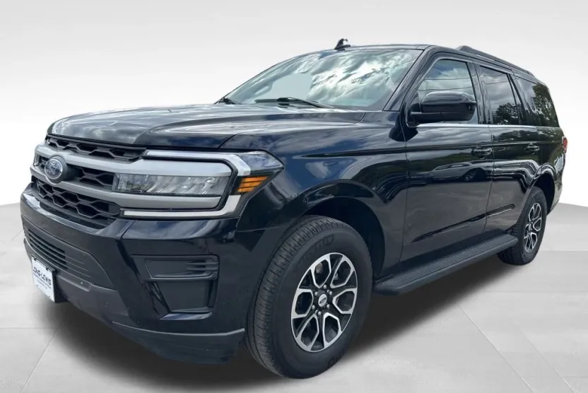 2024 Ford Expedition XLT photo 1
