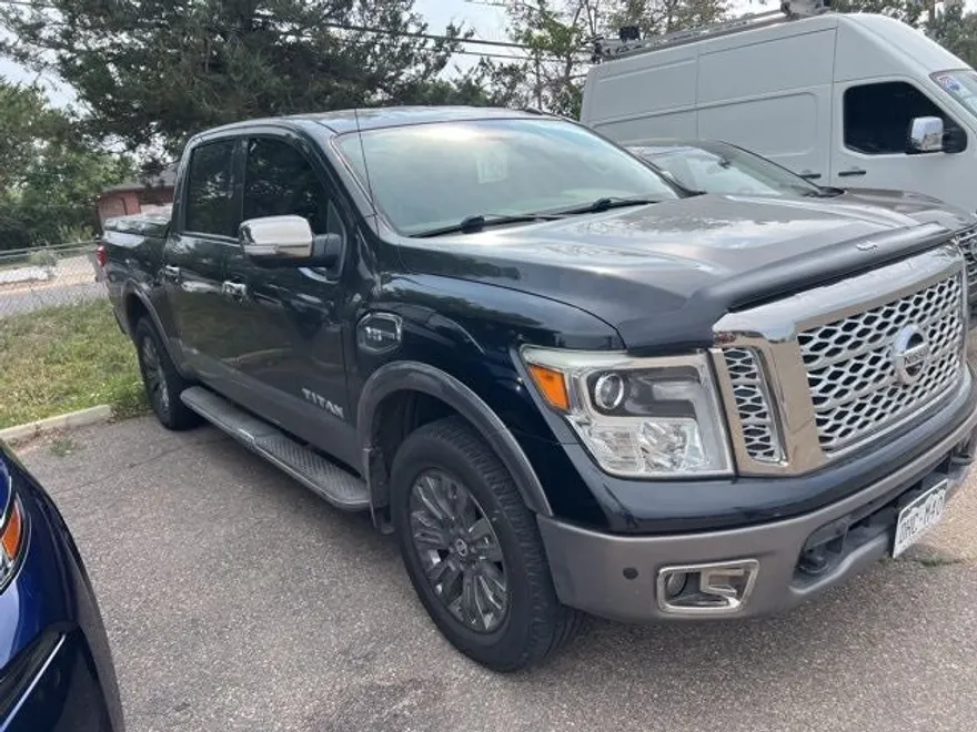 2017 Nissan Titan Platinum Reserve photo 1