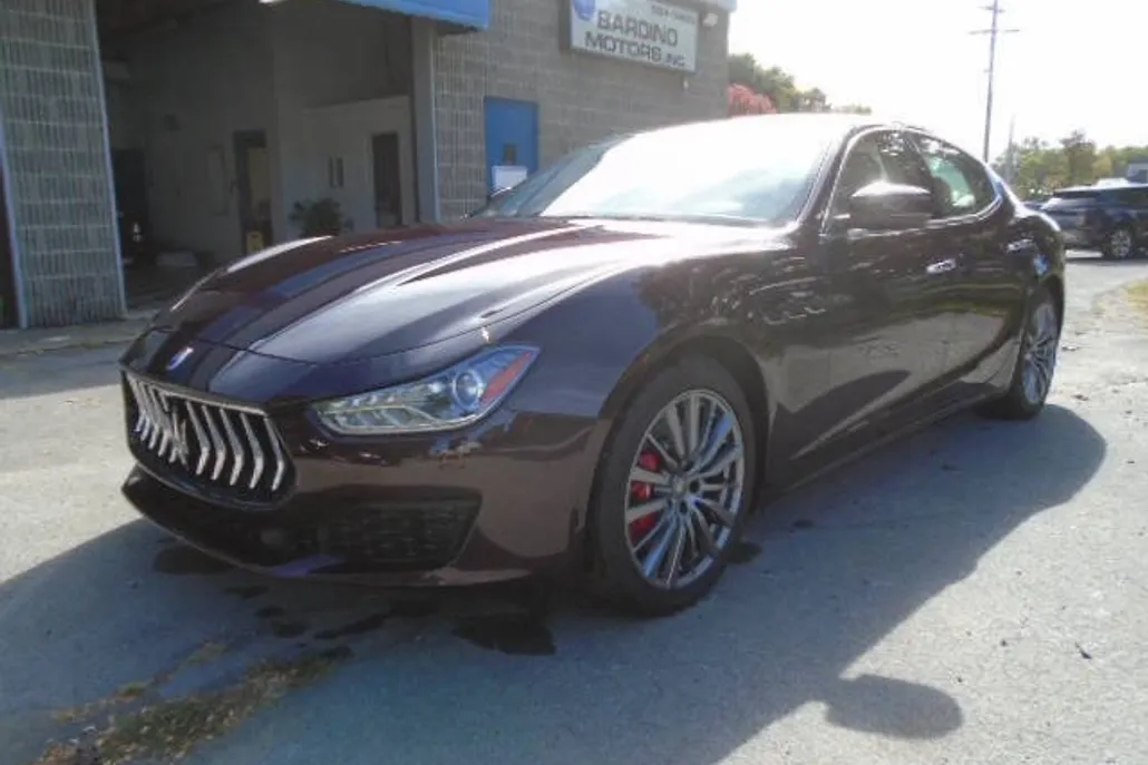 2020 Maserati Ghibli photo 1