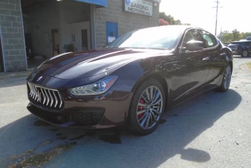 2020 Maserati Ghibli photo 1