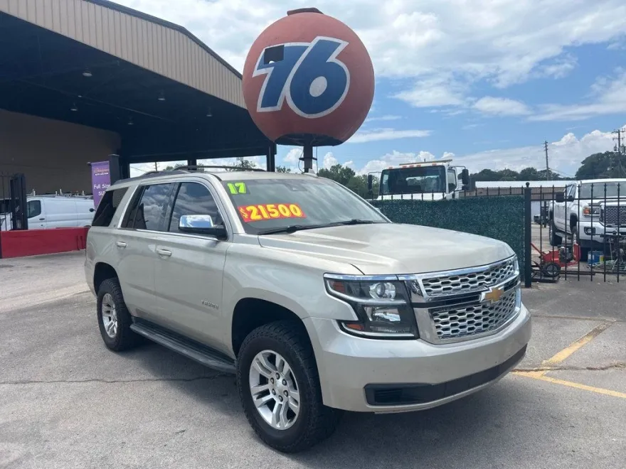 2017 Chevrolet Tahoe LT photo 1