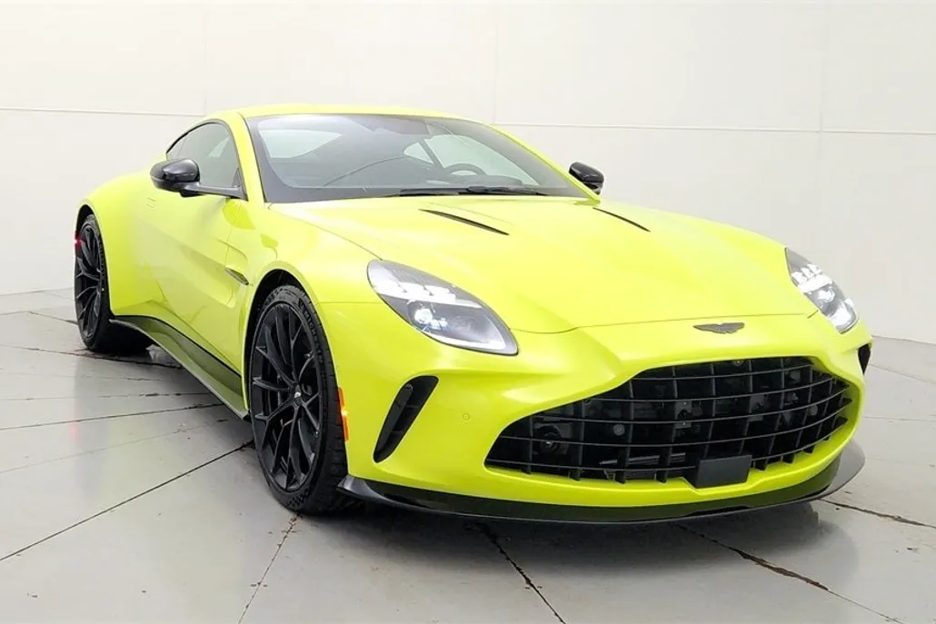 2025 Aston Martin Vantage photo 1
