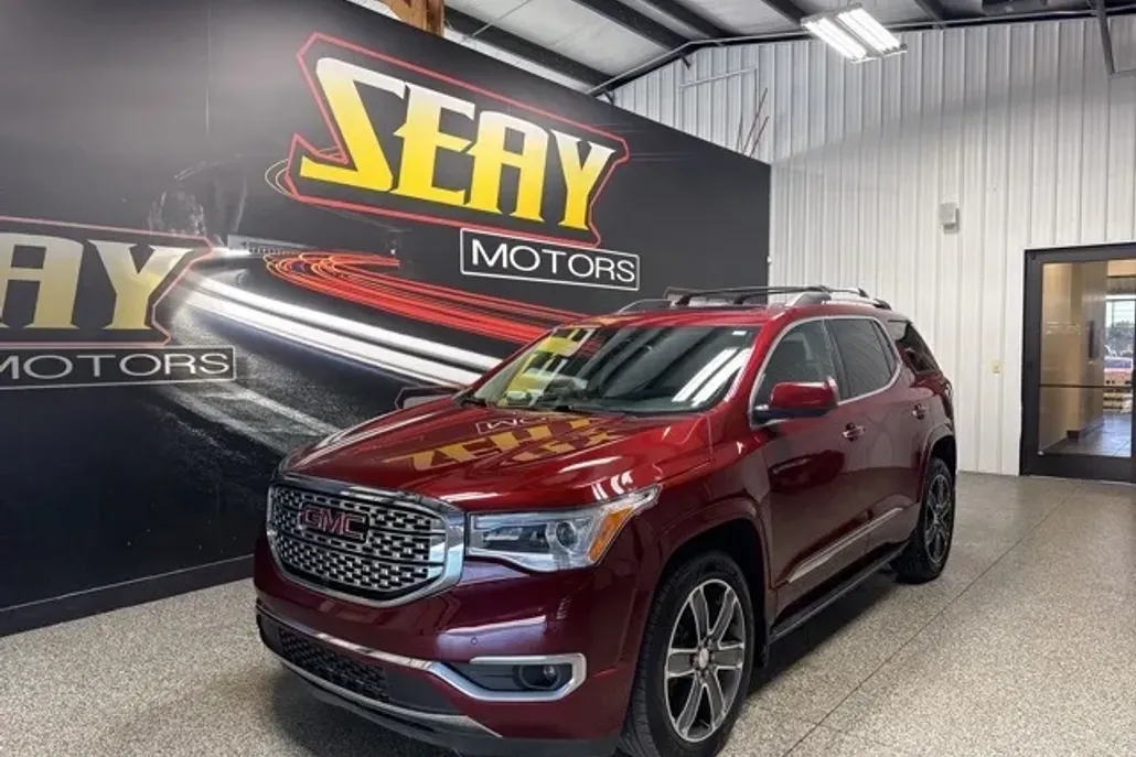 2017 Gmc Acadia Denali photo 1