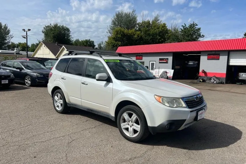 2010 Subaru Forester 2.5X Limited photo 1