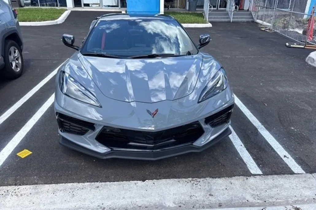 2025 Chevrolet Corvette Stingray 2LT photo 1