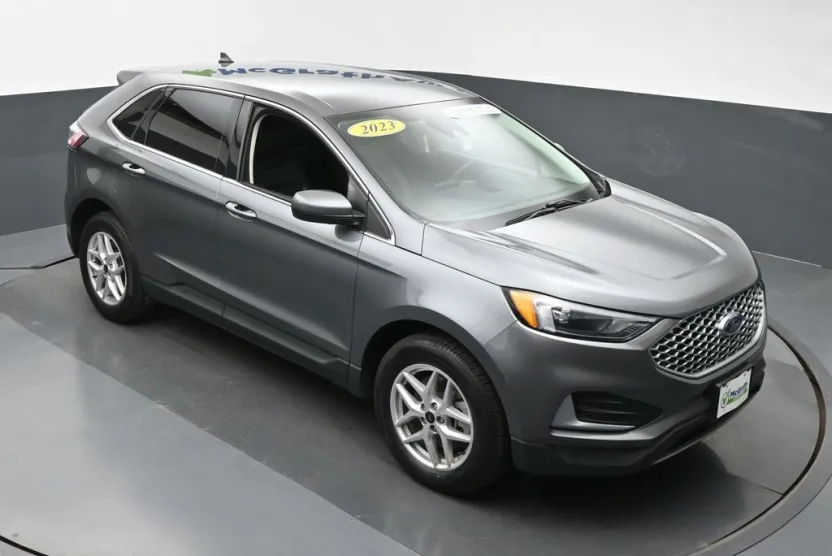 2023 Ford Edge SEL photo 1