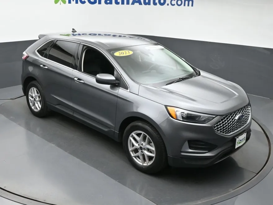 2023 Ford Edge SEL photo 1