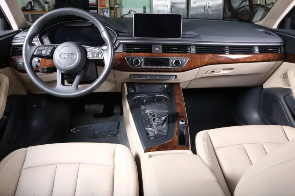 2019 Audi A4 Prestige photo 1