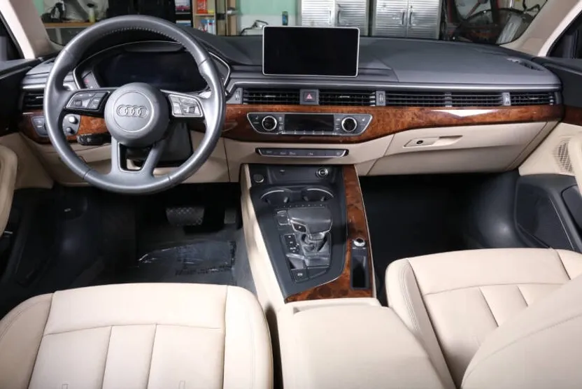 2019 Audi A4 Prestige photo 1