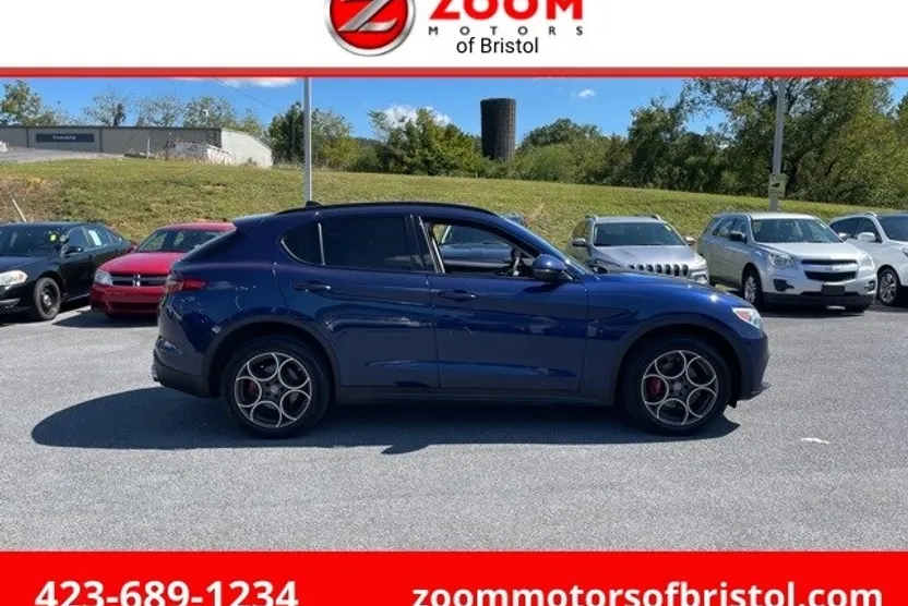 2018 Alfa Romeo Stelvio Sport Q4 photo 1