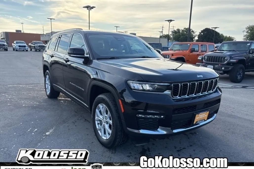 2023 Jeep Grand Cherokee Limited photo 1