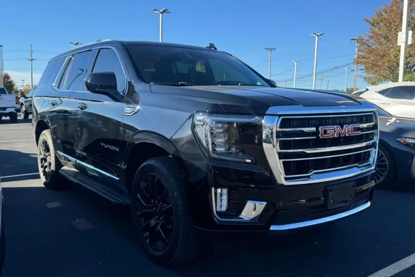 2023 Gmc Yukon SLT photo 1