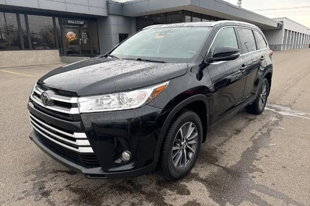 2017 Toyota Highlander XLE photo 1