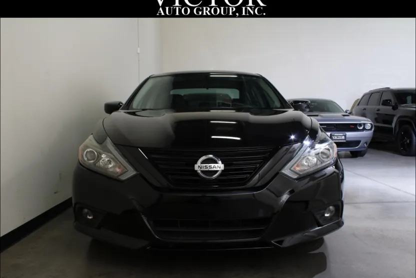 2018 Nissan Altima 2.5 SR photo 1