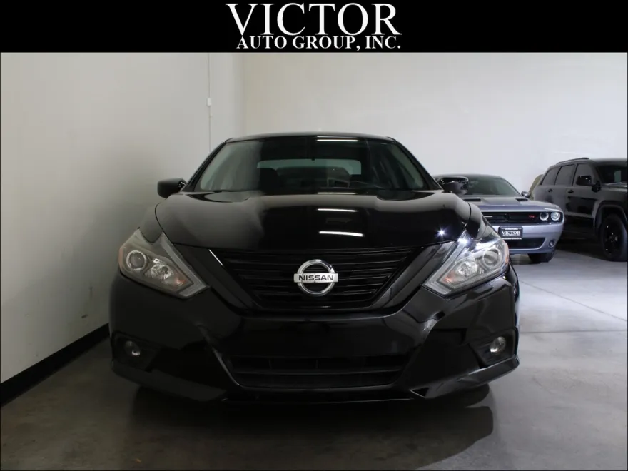 2018 Nissan Altima 2.5 SR photo 1