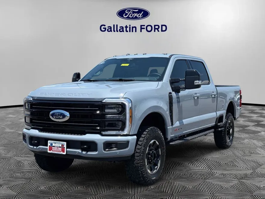 2025 Ford F-350 Platinum photo 1