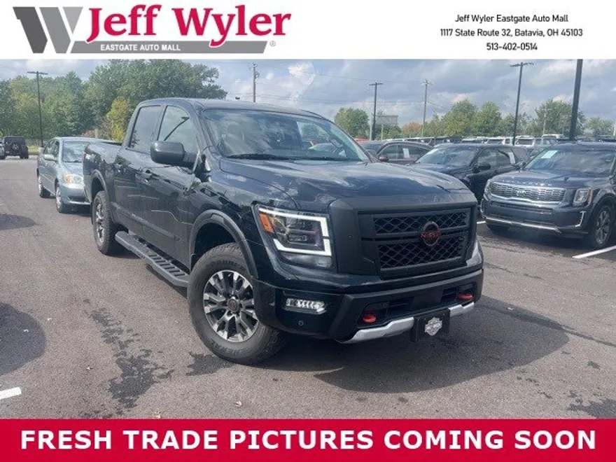 2024 Nissan Titan PRO-4X photo 1