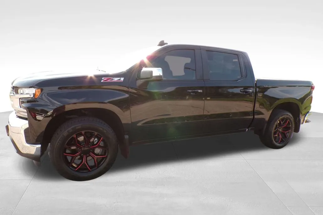 2020 Chevrolet Silverado 1500 LT photo 1