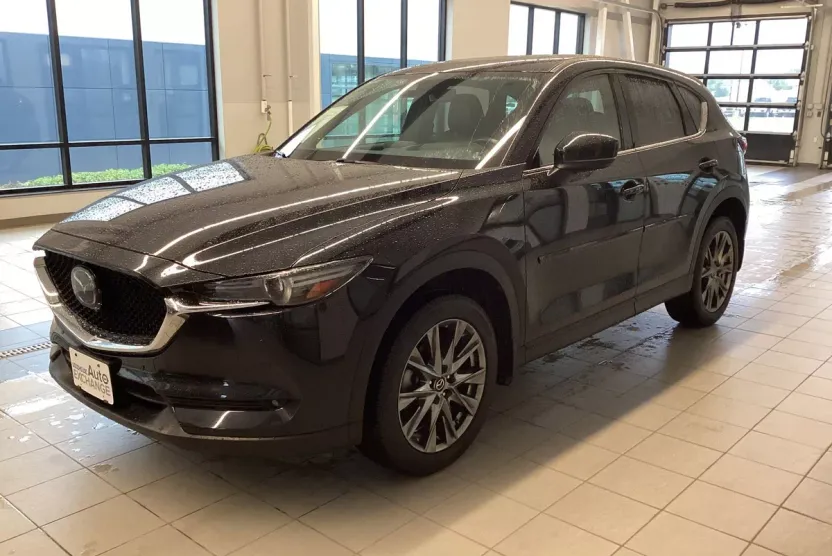 2019 Mazda CX-5 Signature photo 1