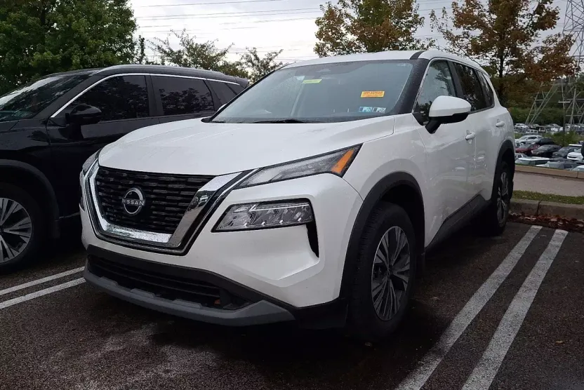 2022 Nissan Rogue SV photo 1