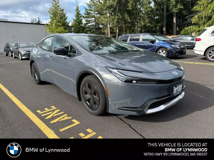 2024 Toyota Prius Prime SE photo 1