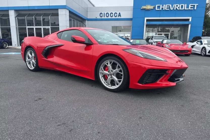 2022 Chevrolet Corvette Stingray 2LT photo 1