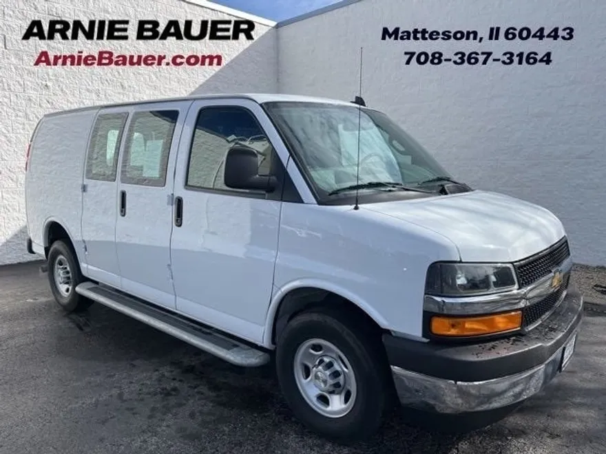2023 Chevrolet Express Cargo 2500 photo 1