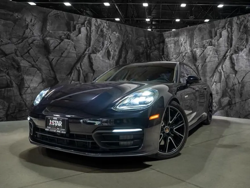 2022 Porsche Panamera E-Hybrid 4 photo 1