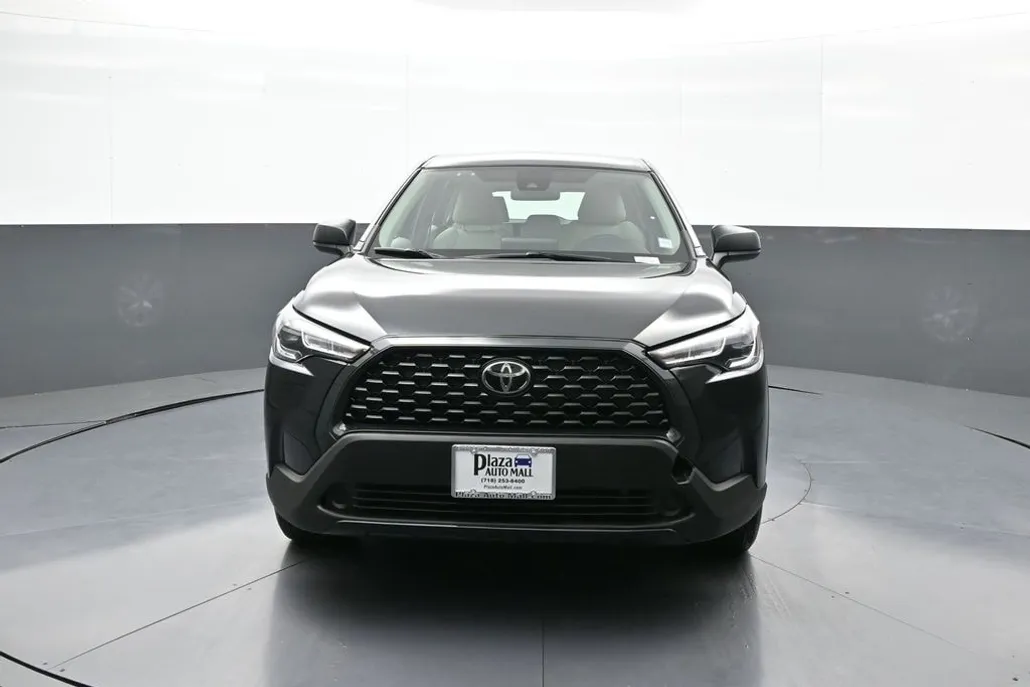 2022 Toyota Corolla Cross L photo 1