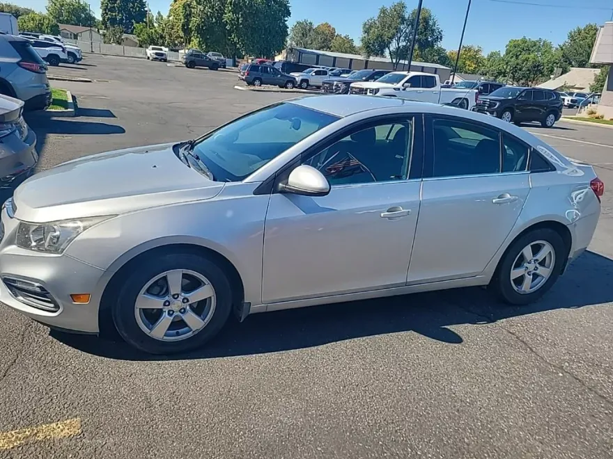 2015 Chevrolet Cruze photo 1