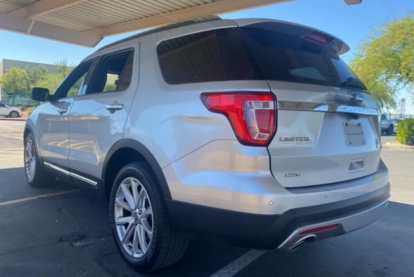 2017 Ford Explorer Limited photo 1