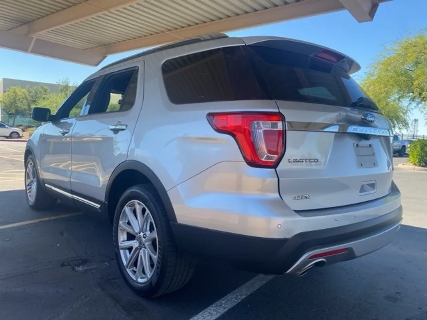 2017 Ford Explorer Limited photo 1