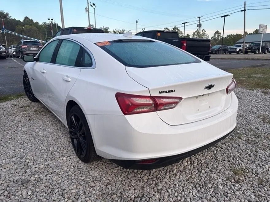 2023 Chevrolet Malibu 1LT photo 1