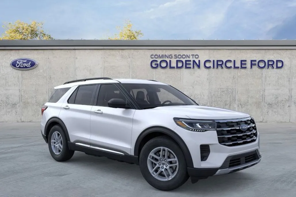 2025 Ford Explorer photo 1