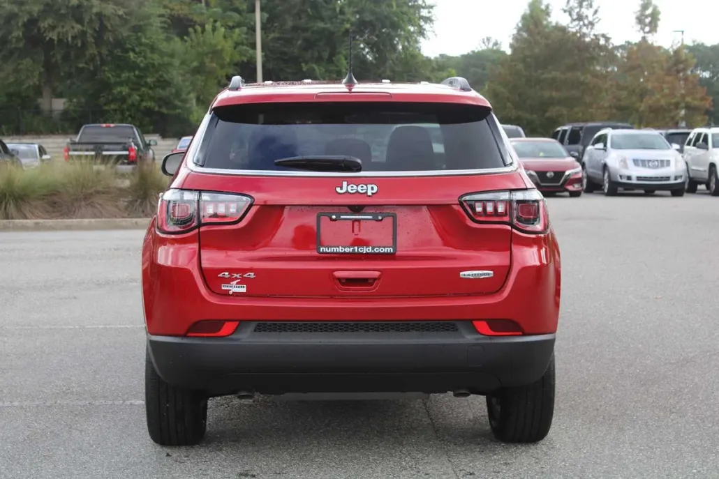 2025 Jeep Compass Latitude photo 1