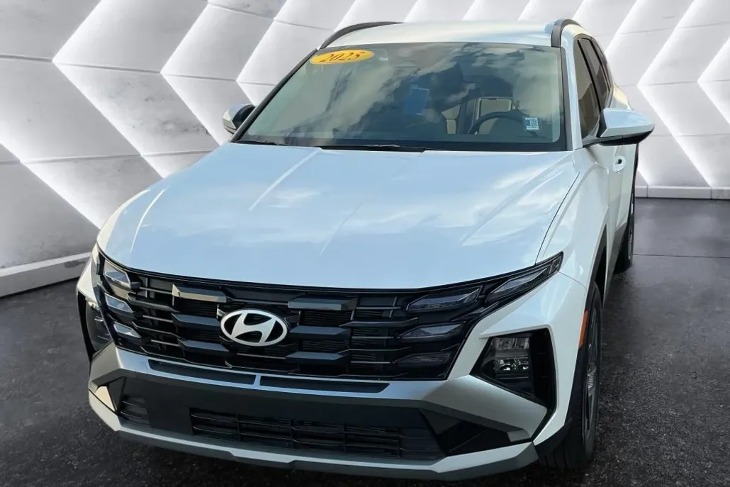 2025 Hyundai Tucson SEL photo 1