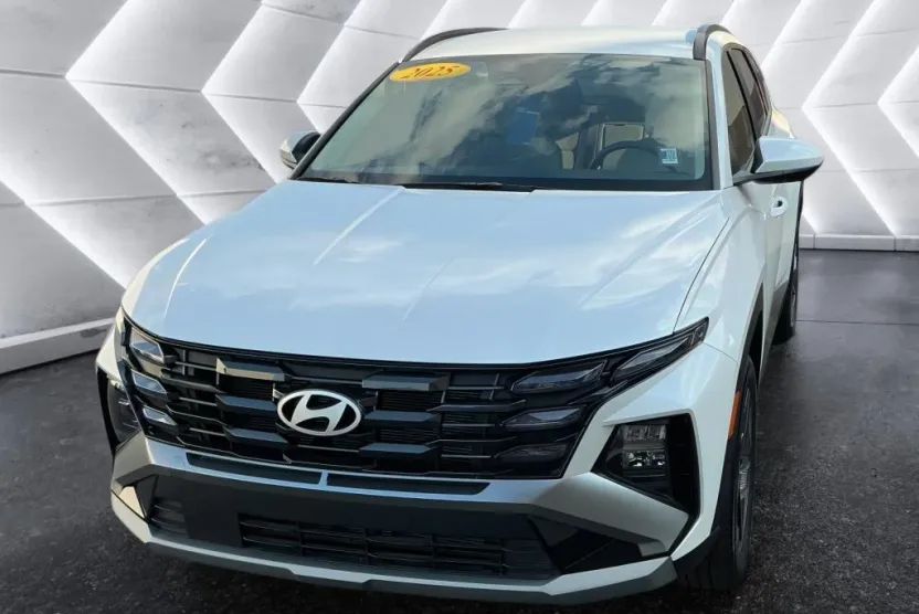 2025 Hyundai Tucson SEL photo 1