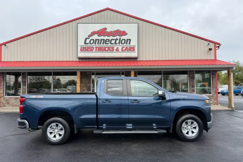 2019 Chevrolet Silverado LT photo 1