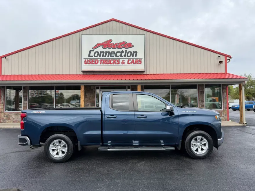 2019 Chevrolet Silverado LT photo 1