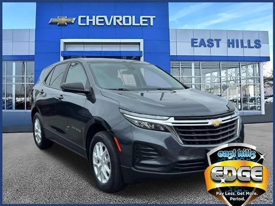 2022 Chevrolet Equinox LS photo 1