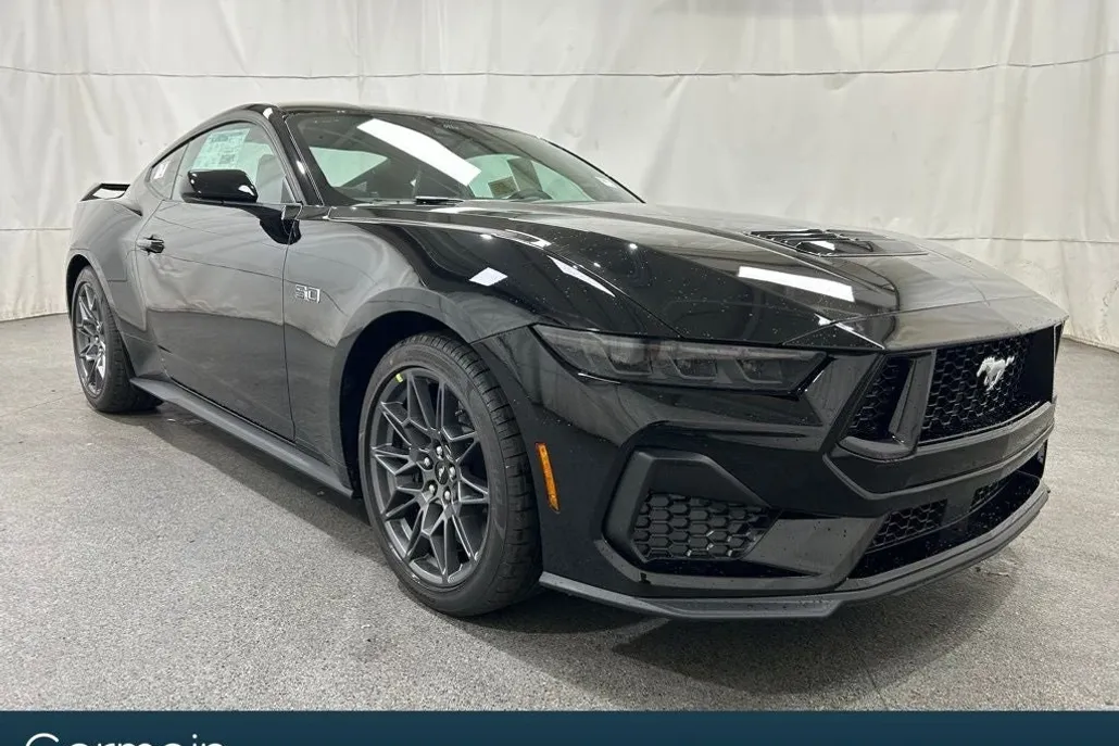2025 Ford Mustang GT photo 1