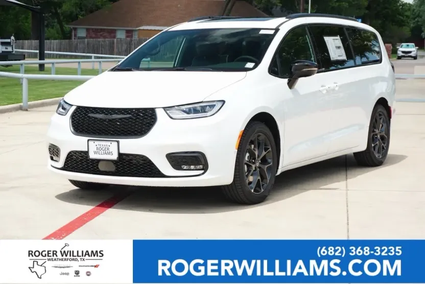 2025 Chrysler Pacifica Limited photo 1
