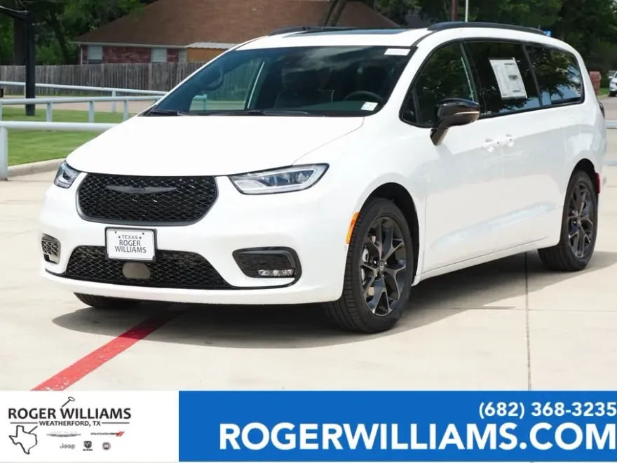 2025 Chrysler Pacifica Limited photo 1