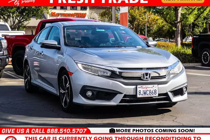 2017 Honda Civic Touring photo 1